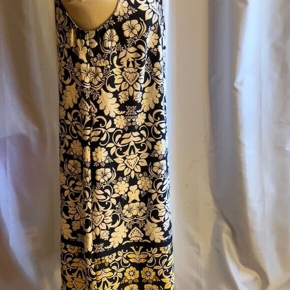 NWOT BY TACERA sleeveless dress with front buttons raised design throughout - Picture 8 of 14